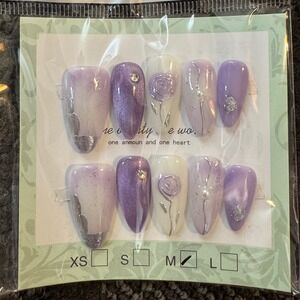 Press On Nails Medium Almond Lavender Floral‎ Accent Nail Art Manicure